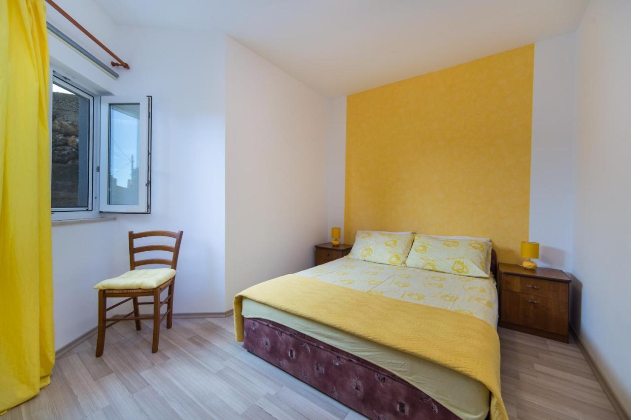 Apartments By The Sea Brist, Makarska - 11078 Exterior photo