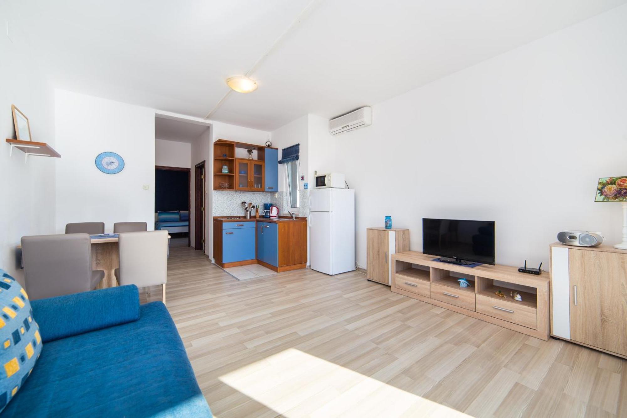 Apartments By The Sea Brist, Makarska - 11078 Room photo